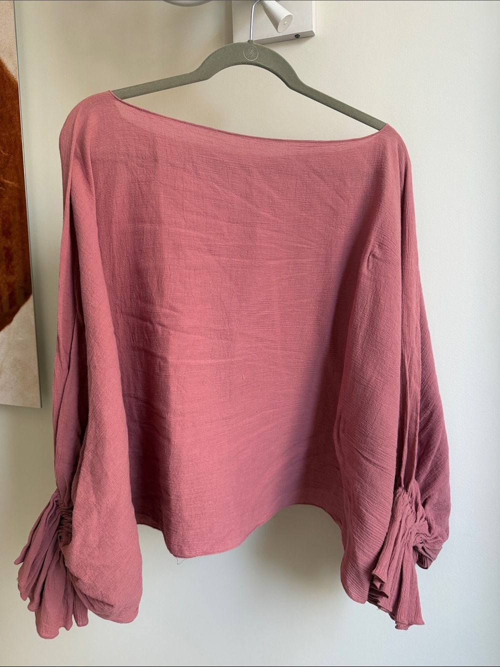 Michelle Farmer Womens Mauve Boatneck Blouse with Ruched Sleeve Detail